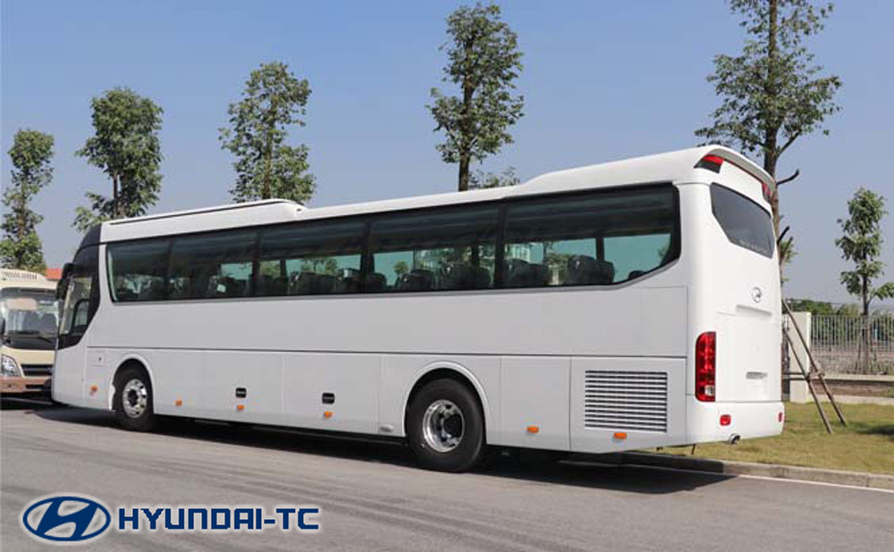 ngoai_that_xe_khach_hyundia_universe